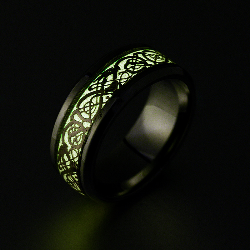 Светящееся кольцо в темноте