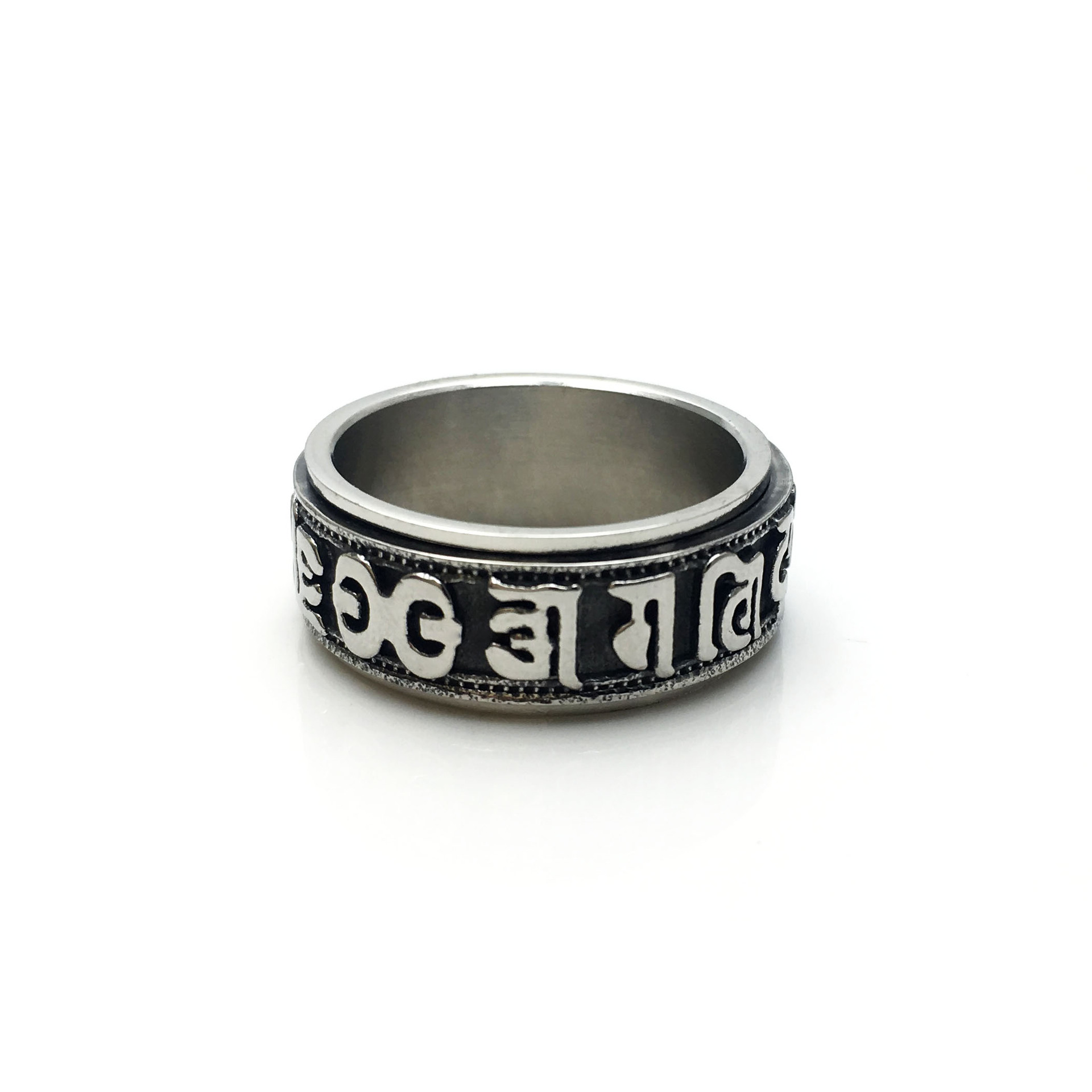 Стальное кольцо с тибетской мантрой