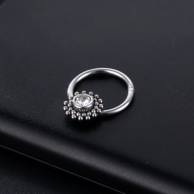 Серьга кольцо с кристаллом